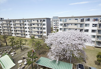 空き家活用による分譲団地再生事業